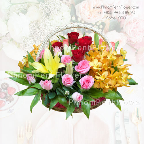 Mixed Seasonal flower basket – BW-11