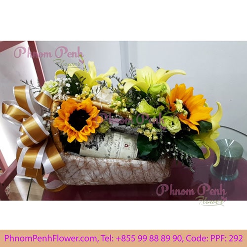 Red Wine gift with flower decoration - PPF -292