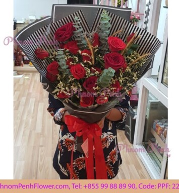 16 red roses bouquet