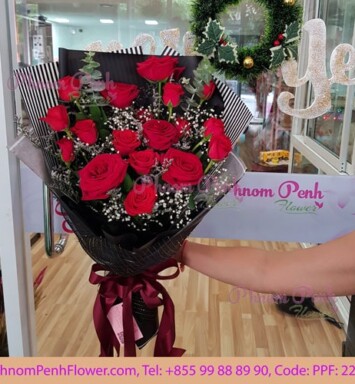 18 red roses bouquet