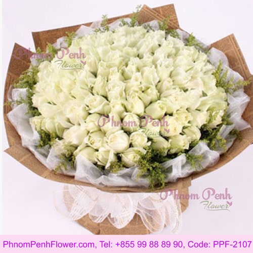 99 White roses bouquet