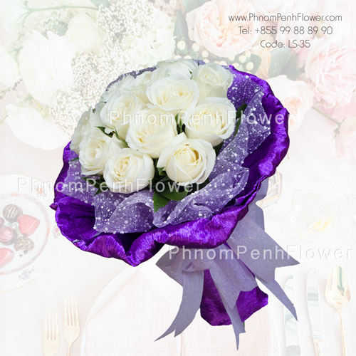 A Dozen white roses bouquet