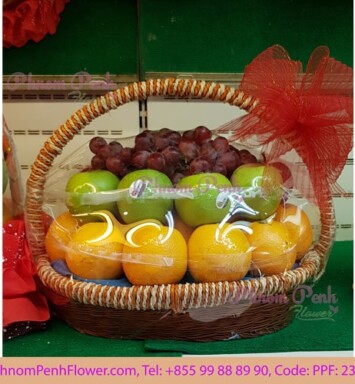 Classic fruits basket arrangement