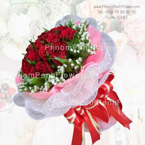 Elegant 18 red roses bouquet