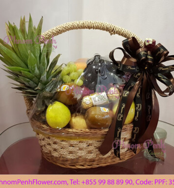 Seasonal fruits basket