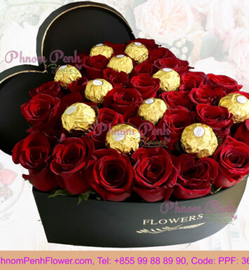Red Roses & Sweets Ferrero in heart box