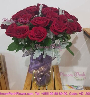 72 Premium red roses in glass vase