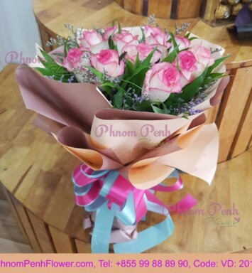 Bouquet of 12 Pink Roses
