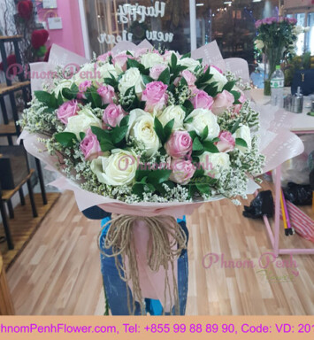 Mixed 36 Pink & White Roses